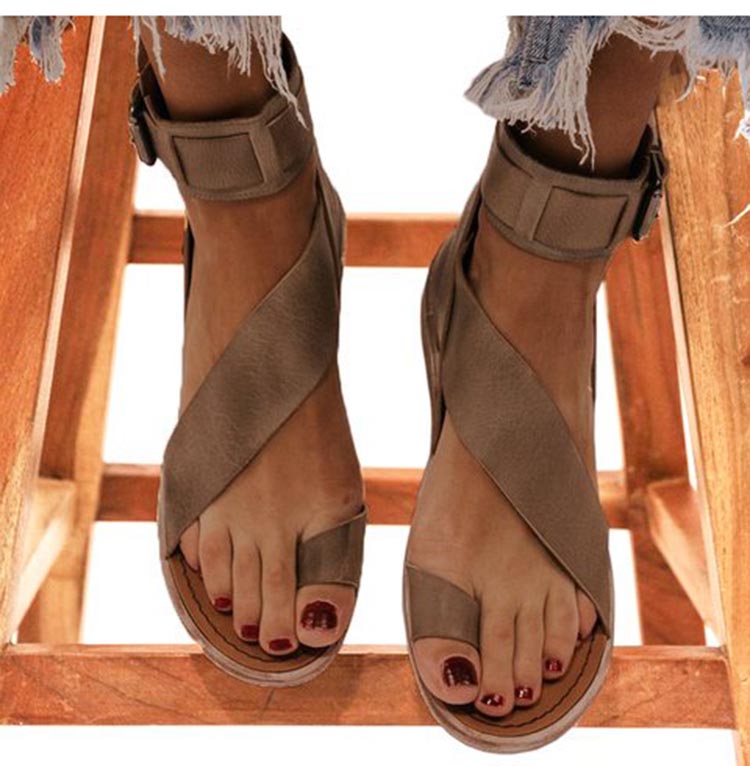 Mu Open-Toe Flat Sandals