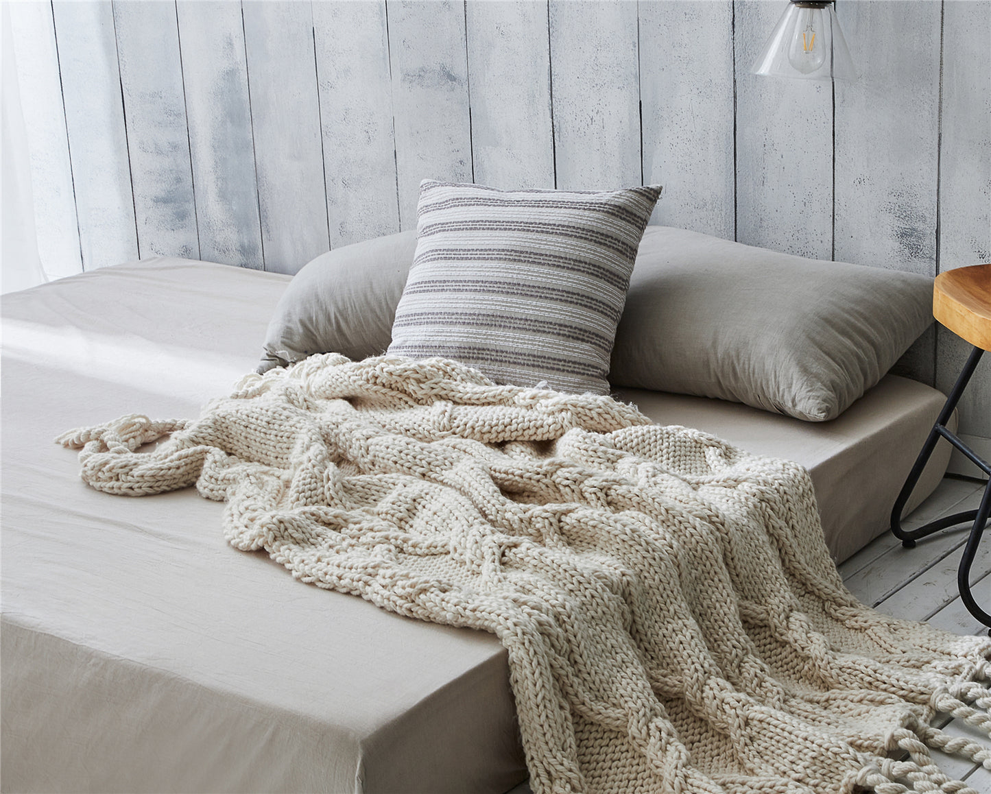 REGINA Chunky Knit Blanket Beige Soft Tassel