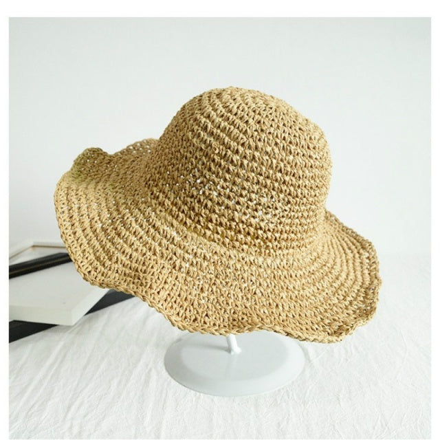 Folding Straw Holiday Hat